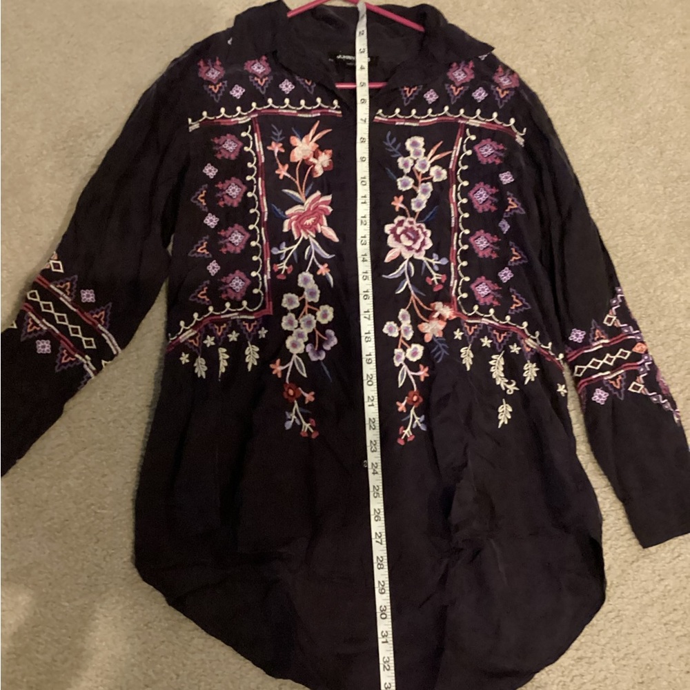 Johnny was shirt small - Picture 5 of 6